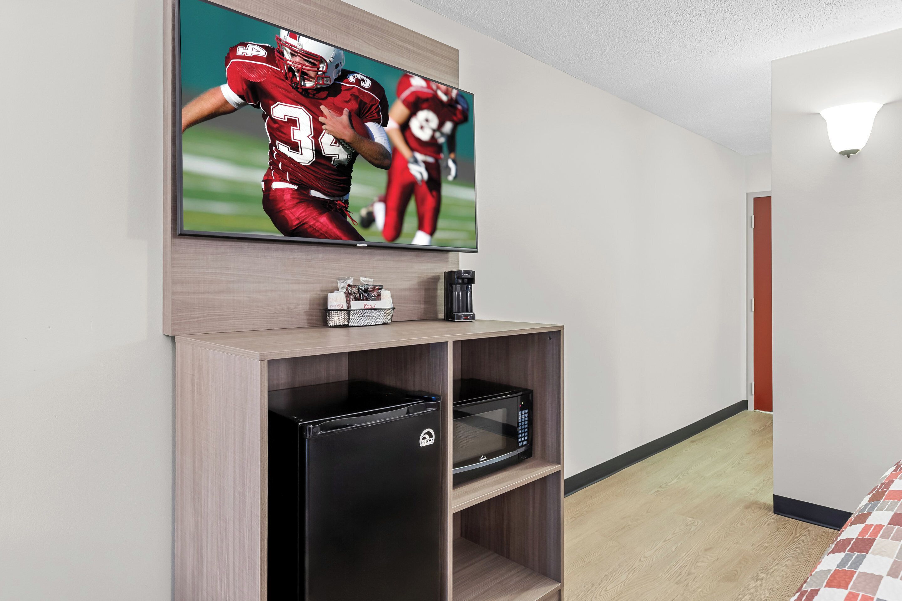 办公桌、遮光窗帘、熨斗/熨衣板、免费 WiFi