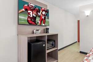 Desk, blackout drapes, iron/ironing board, free WiFi