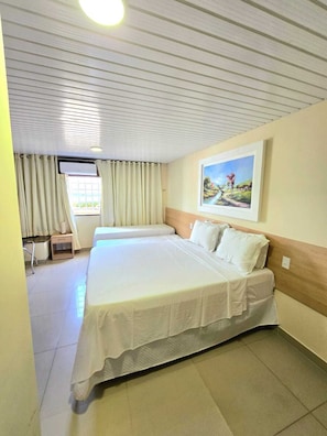 Minibar, escritorio, wifi gratis y acceso para silla de ruedas