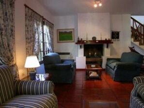 TV - Las Araucarias (Pinamar)