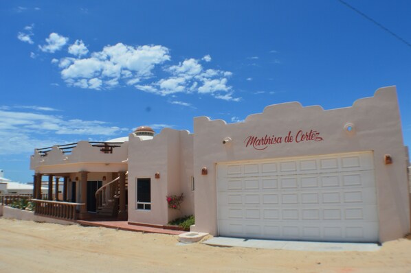 Exterior - Marbrisa De Cortez 5 Bedroom Home (Puerto Penasco)