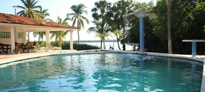 Pool - Best Night La Laguna (San Pedro Mixtepec)