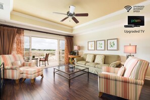 Familienapartment, 3 Schlafzimmer, Blick auf den Golfplatz, zum Garten hin | Wohnbereich