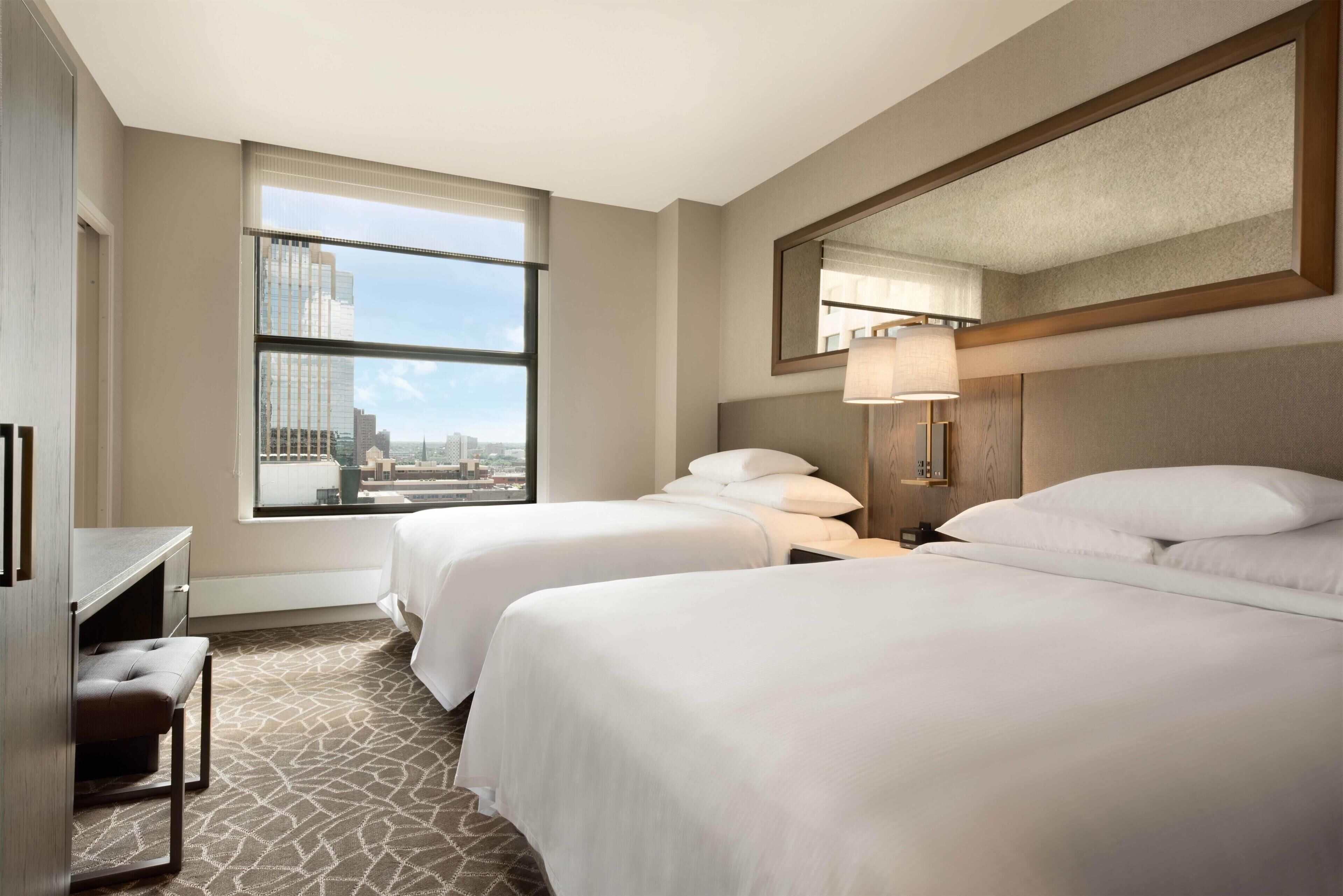 Literie de qualité, lit avec matelas à plateau-coussin