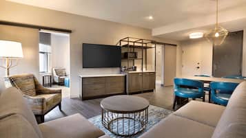 1 bedroom, premium bedding, pillow-top beds, in-room safe