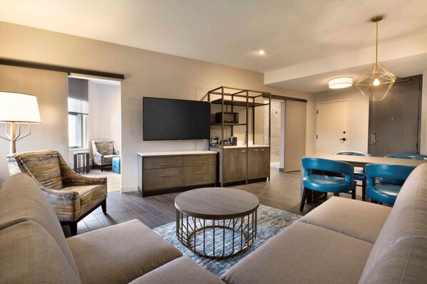 1 quarto, roupas de cama premium, camas com colchões pillow-top