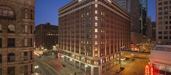 Embassy Suites by Hilton Minneapolis Downtown