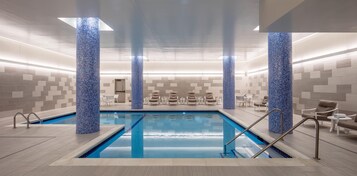 Una piscina techada