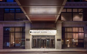 Exterior - Embassy Suites by Hilton Minneapolis Downtown (Minneapolis)