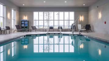 สระว่ายน้ำในร่ม