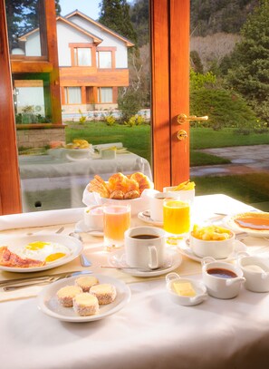 Desayuno continental incluido todos los días 