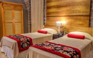 Camera Luxury con letto matrimoniale o 2 letti singoli | Bagno | Doccia, set di cortesia gratuito, asciugamani