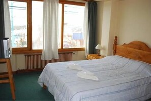 In-room safe, free WiFi, bed sheets - Chalp Hostería (Ushuaia)
