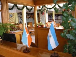 Breakfast area - Chalp Hostería (Ushuaia)