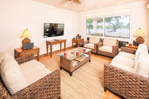 Villa, 4 Bedrooms, Terrace, Ocean View | Living room