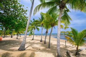 Villa, 2 Bedrooms, Sauna, Ocean View | Beach | Beach nearby - Spooky Channel Villa (Roatan)