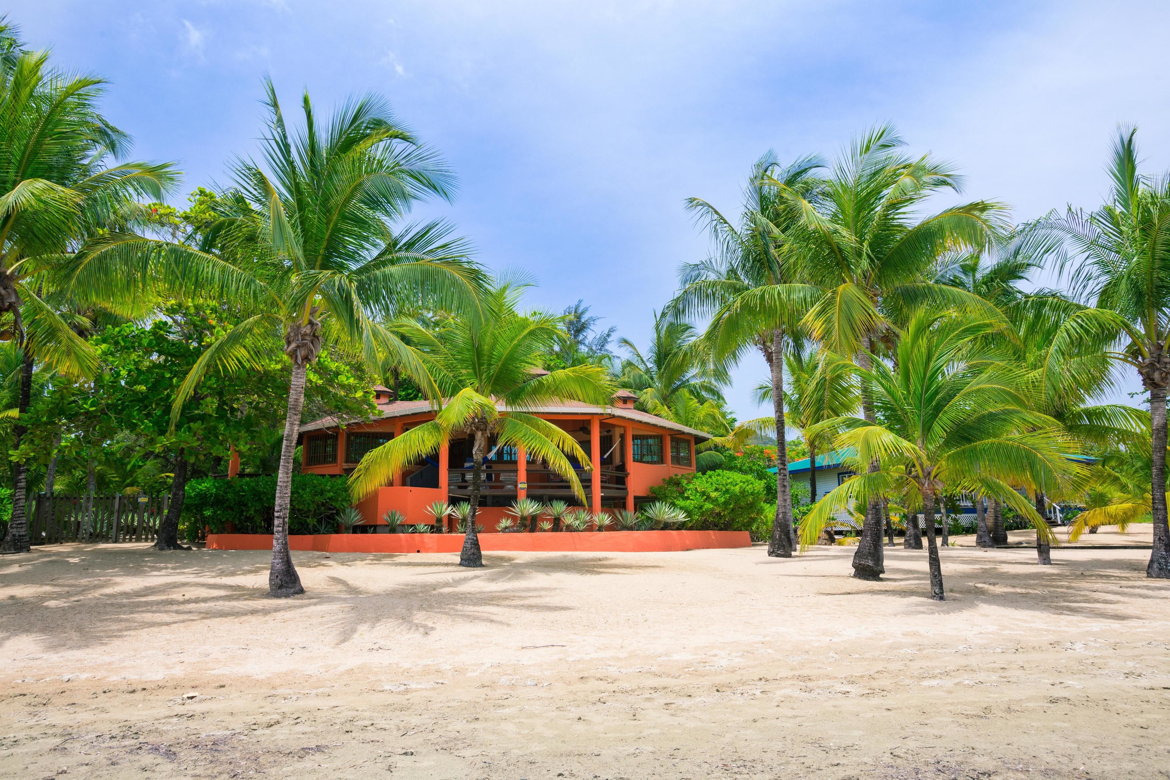 Vila, 2 quartos, sauna seca, vista para o oceano | Fachada