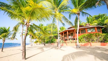 Vila, 2 quartos, sauna seca, vista para o oceano | Praia | Perto da praia