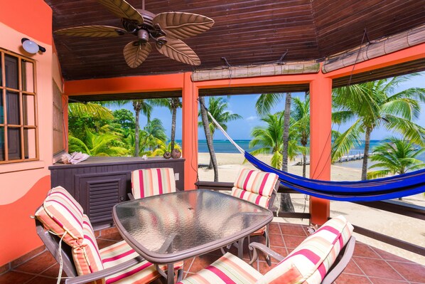 Villa, 2 habitaciones, sauna, vista al océano | Balcón