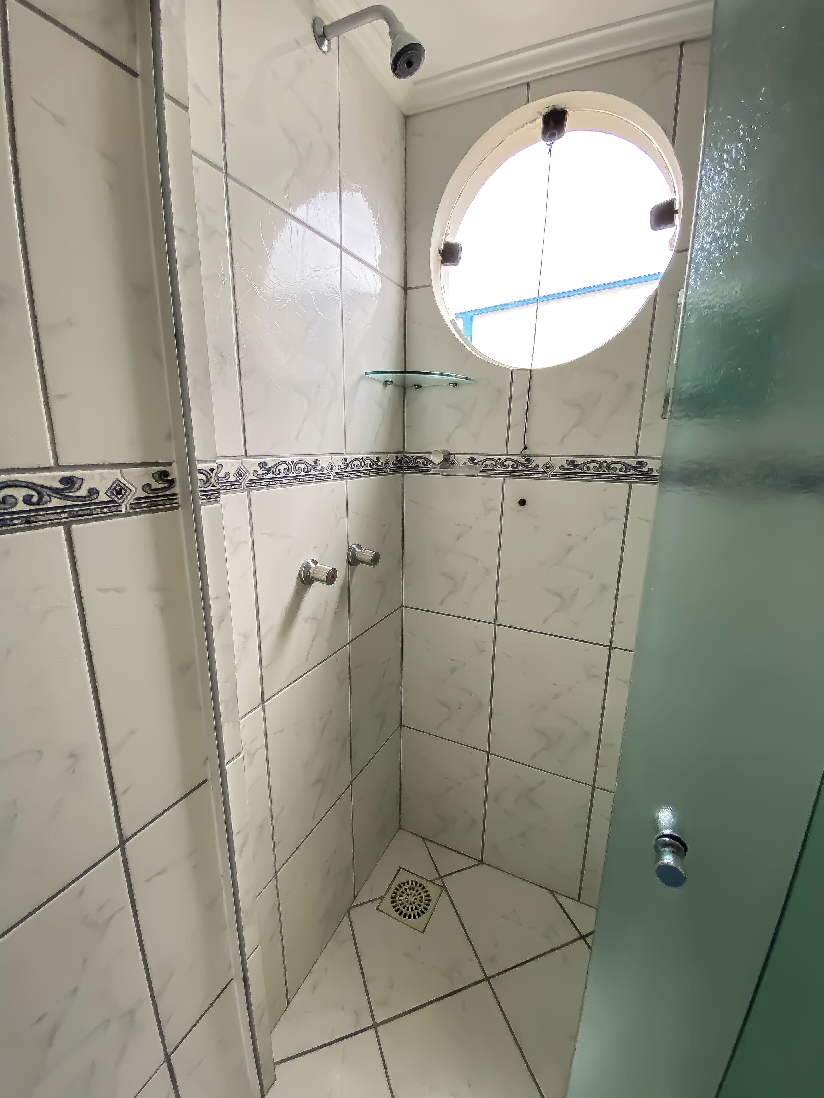 shower, towels, soap, shampoo