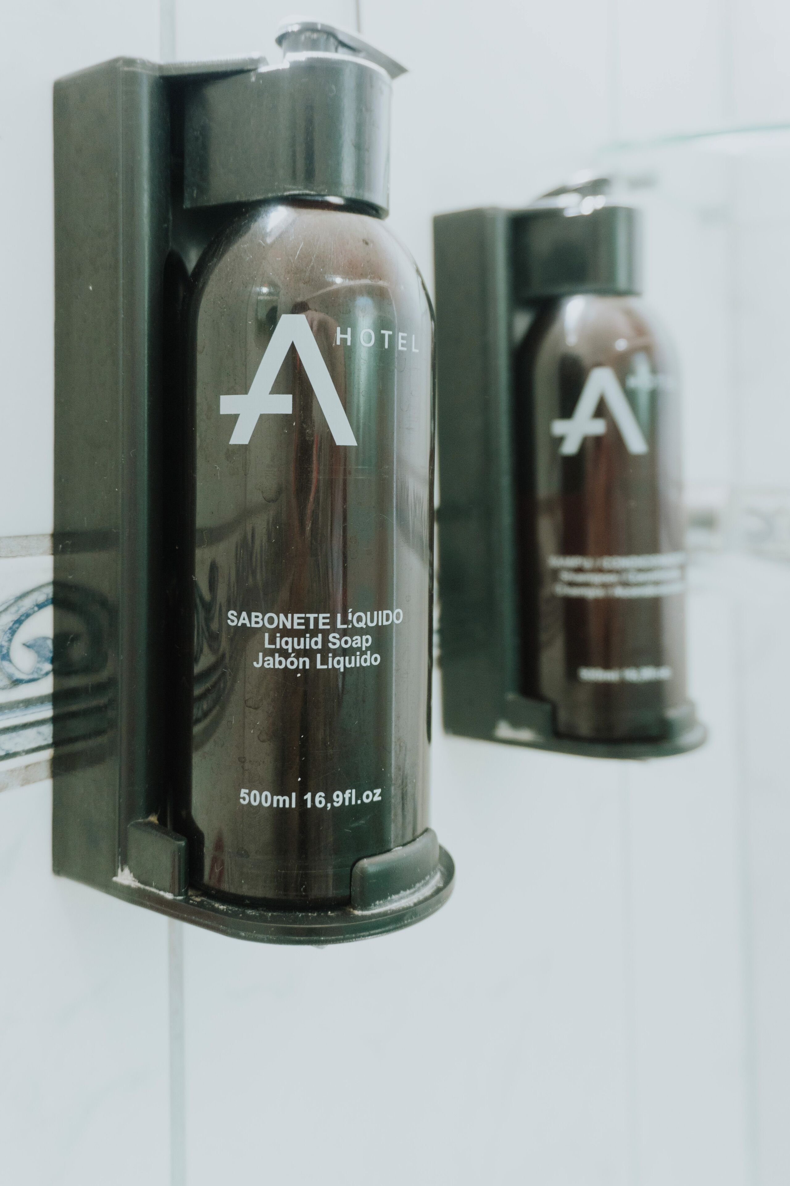 luxo triplo casal | desk, free wifi, bed sheets