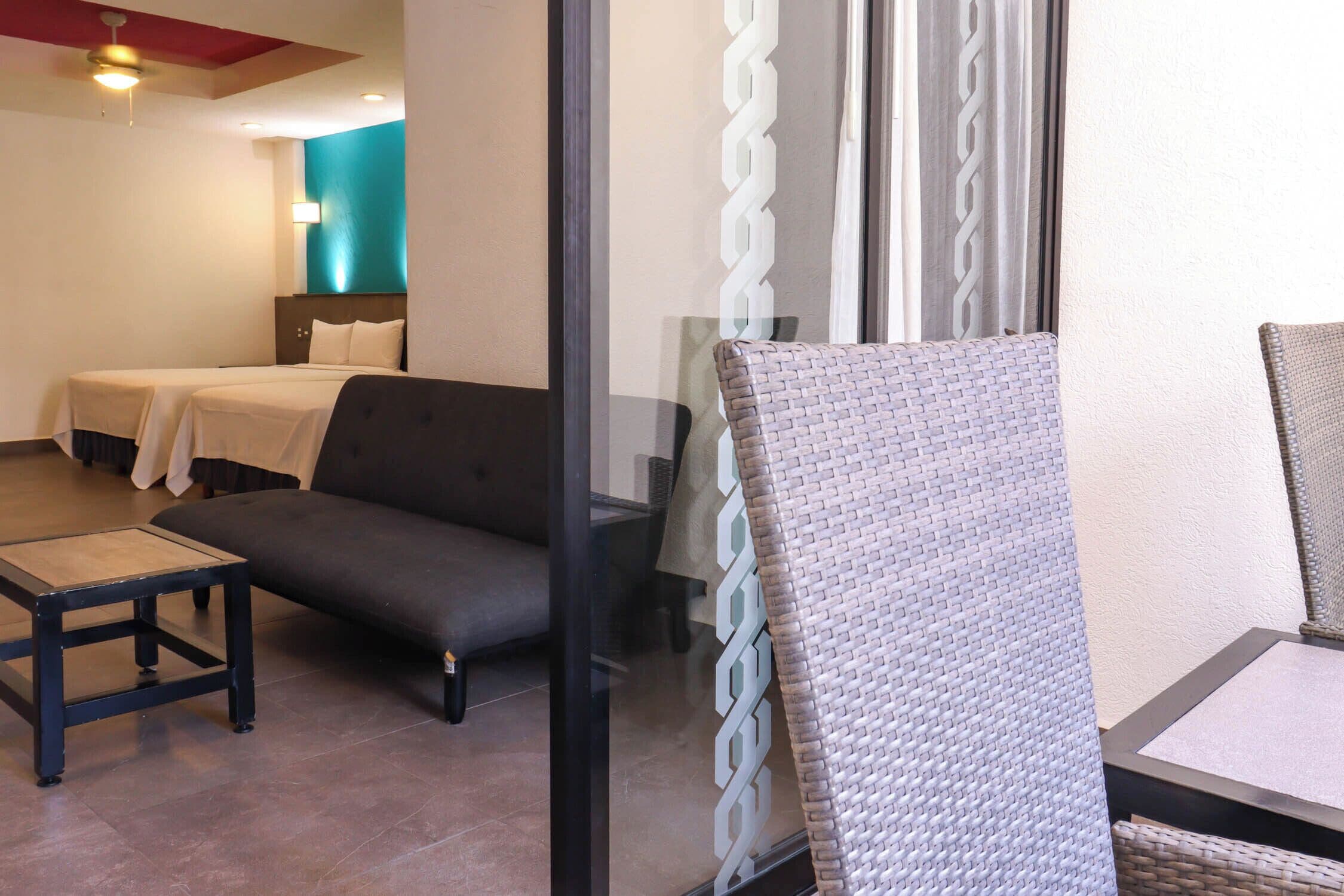 Deluxe room, 2 camas | Premium bedding, in-room safe, desk, laptop workspace