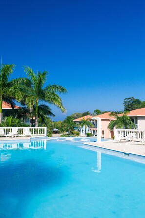 Townhome, 1 Bedroom, Terrace, Garden View | Outdoor pool - West EndSunset Villas 10B (Roatan)