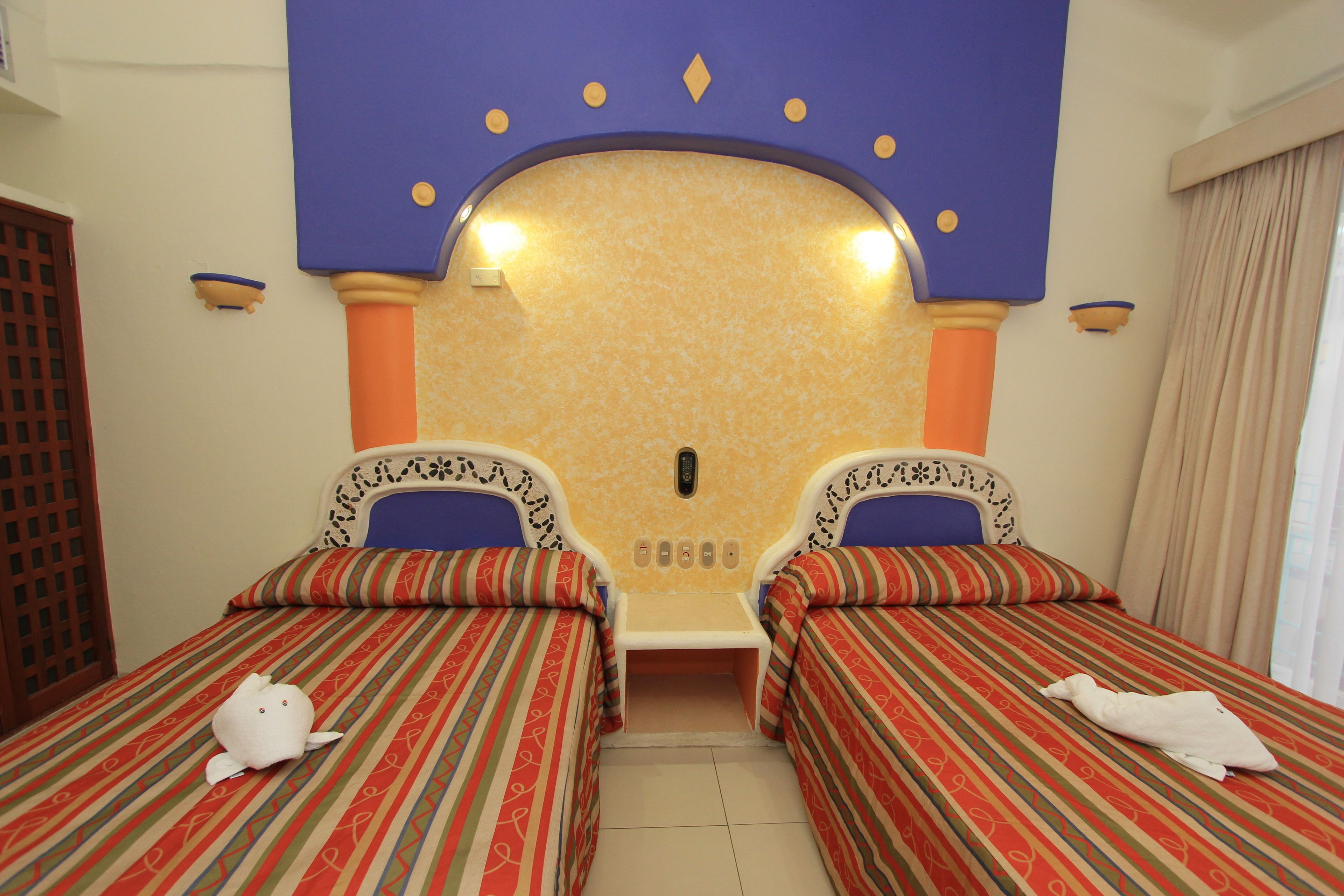 standard room, 2 double beds | iron/ironing board, cots/infant beds, free wifi, bed sheets