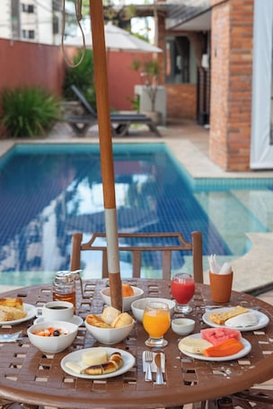 Pool. Ritz Plazamar Hotel