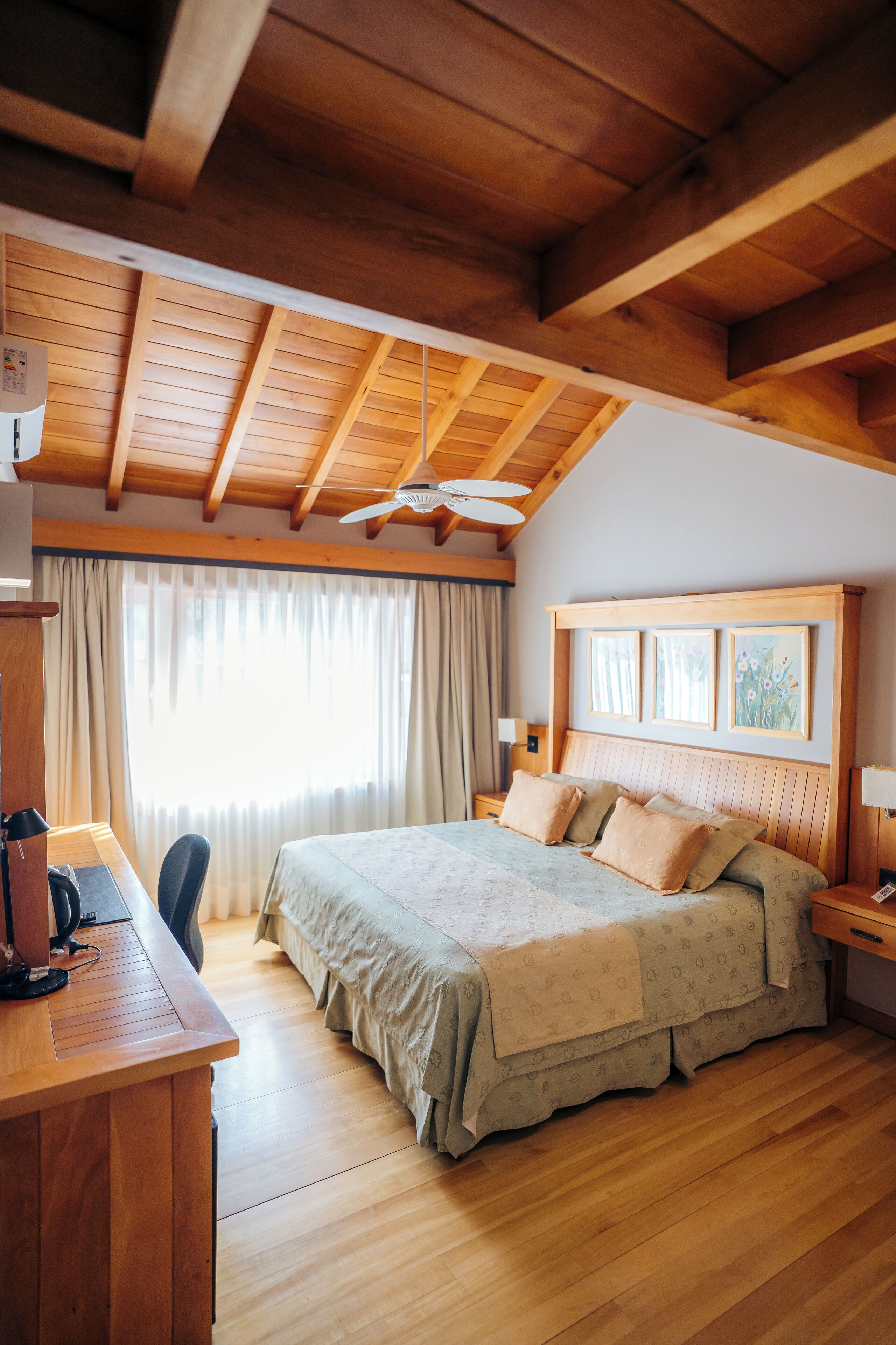 슈피리어 더블룸 | 객실 내 금고, 책상, 암막 커튼, 방음 설비