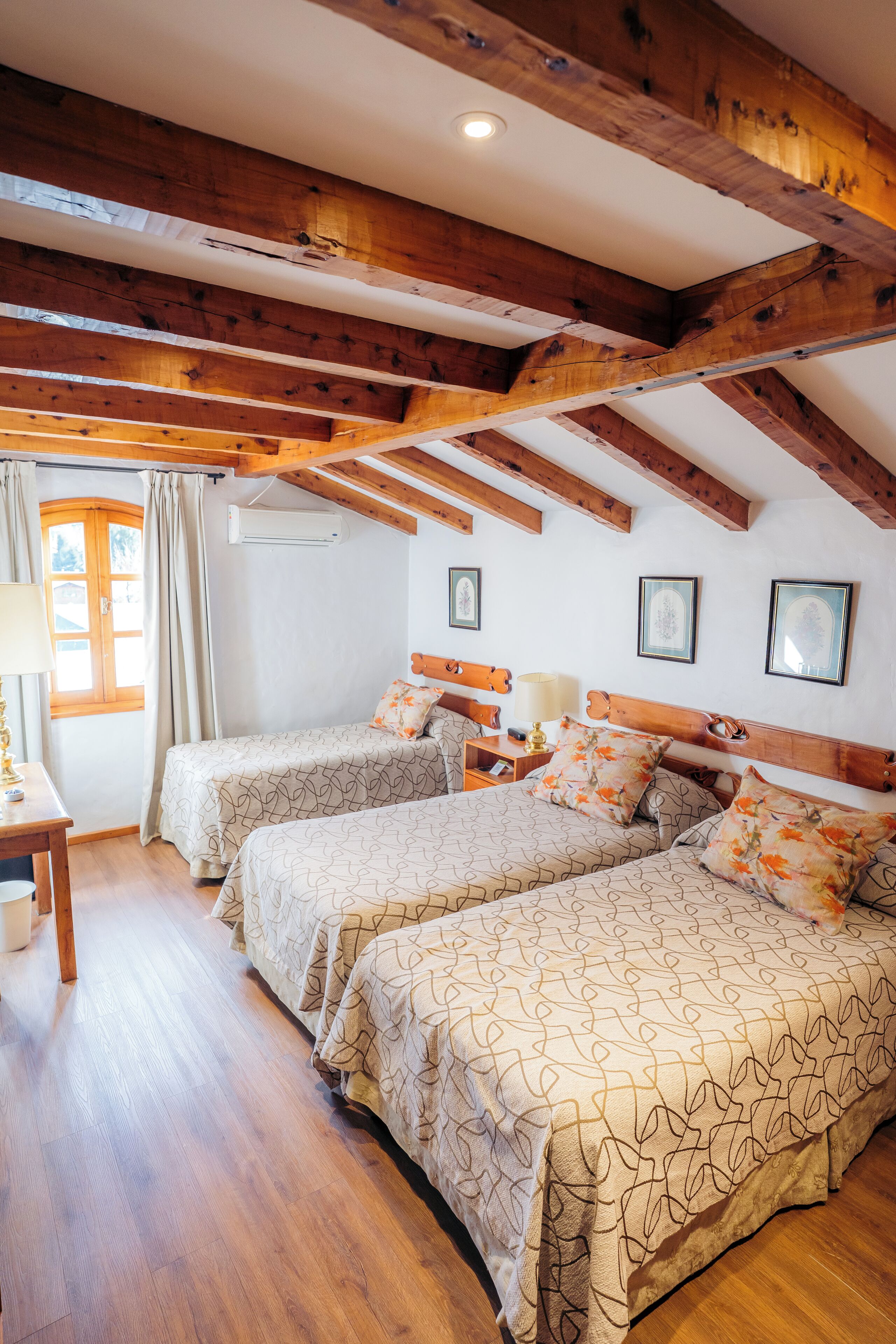 스탠다드 트리플룸 | 객실 내 금고, 책상, 암막 커튼, 방음 설비