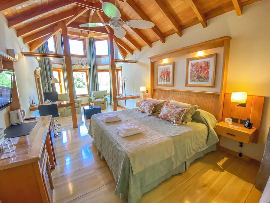 Studiosuite | Zimmersafe, Schreibtisch, Verdunkelungsvorhänge, schallisolierte Zimmer