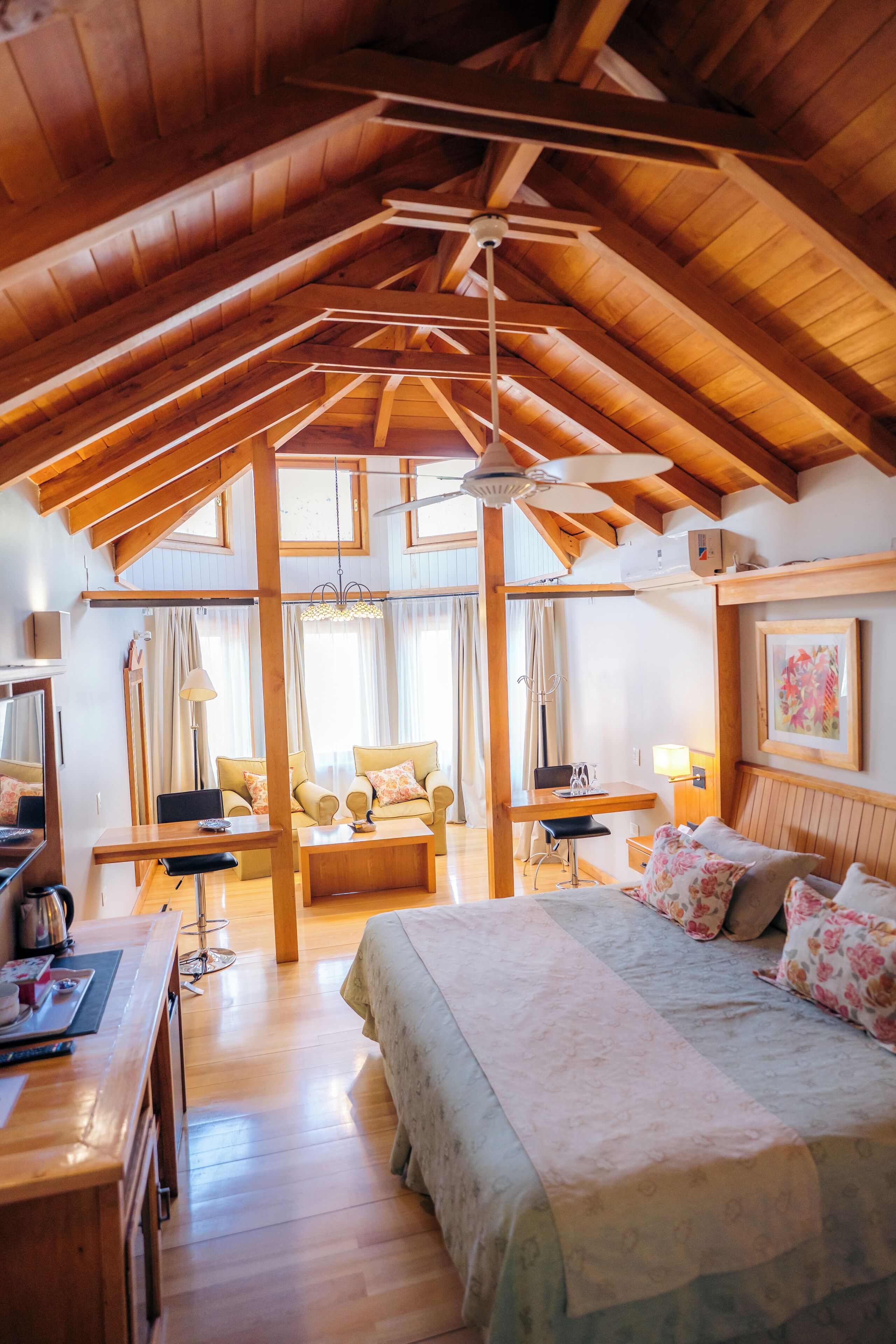 Suite estudio | Caja fuerte, escritorio, cortinas opacas y sistema de insonorización