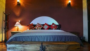 Room, 1 King Bed - Chalet de Colombo Hotel (Zapotlán el Grande)