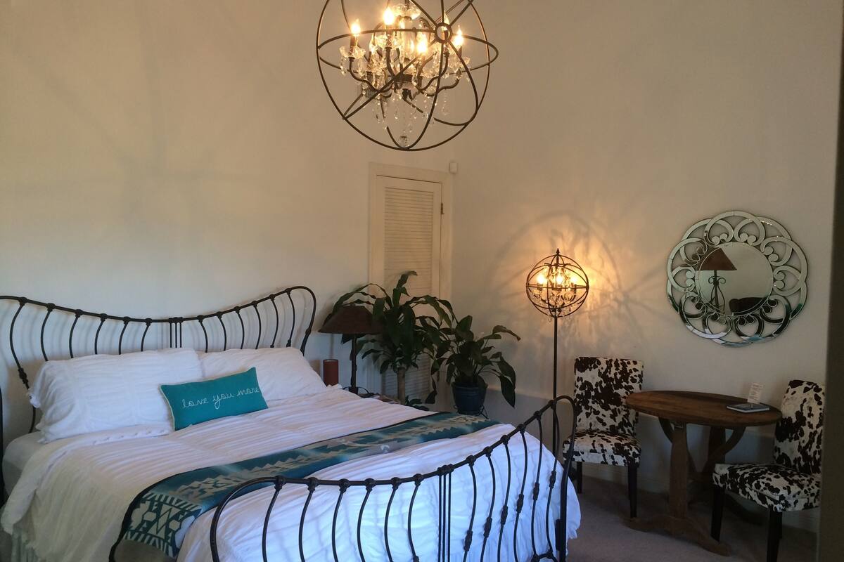 Moonlight Suite | Individually furnished, desk, laptop workspace, iron/ironing board