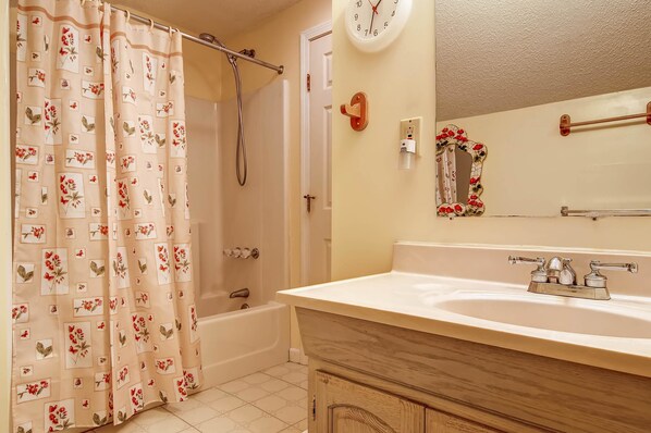 Bathroom - Hakuna Matata - GetAway (Bridgewater Corners)