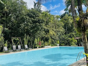 32-inch TV with digital channels