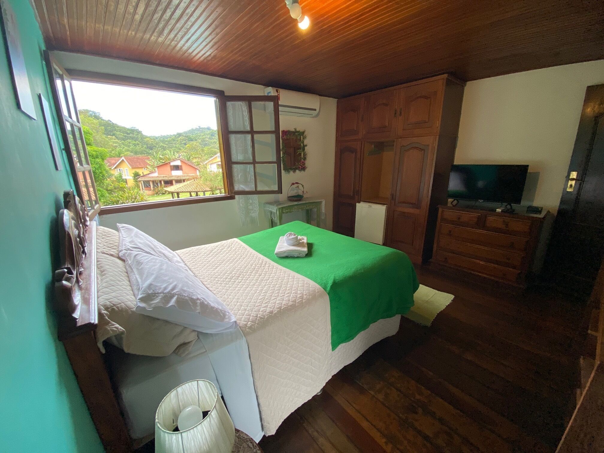 In-room safe, free WiFi, bed sheets
