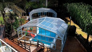 A heated pool - Oasis Apart Hotel (Mar Azul)