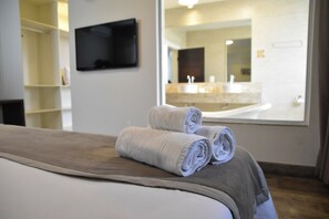 尊荣客房 | 迷你吧、免费 WiFi