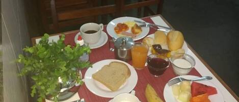 Desayuno buffet incluido todos los días