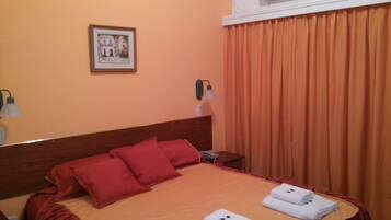 In-room safe, WiFi (free), bed sheets