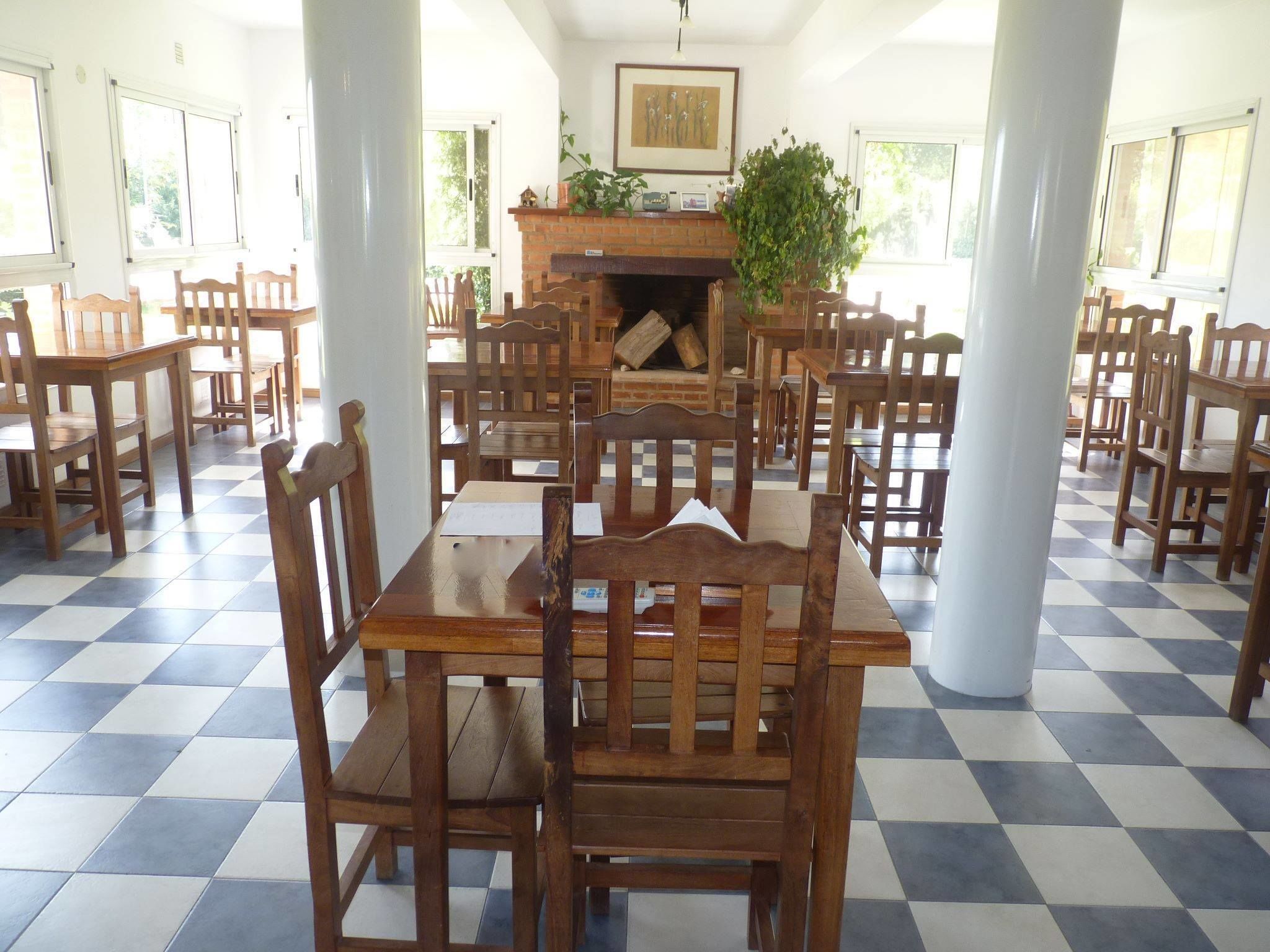 breakfast, lunch and dinner served