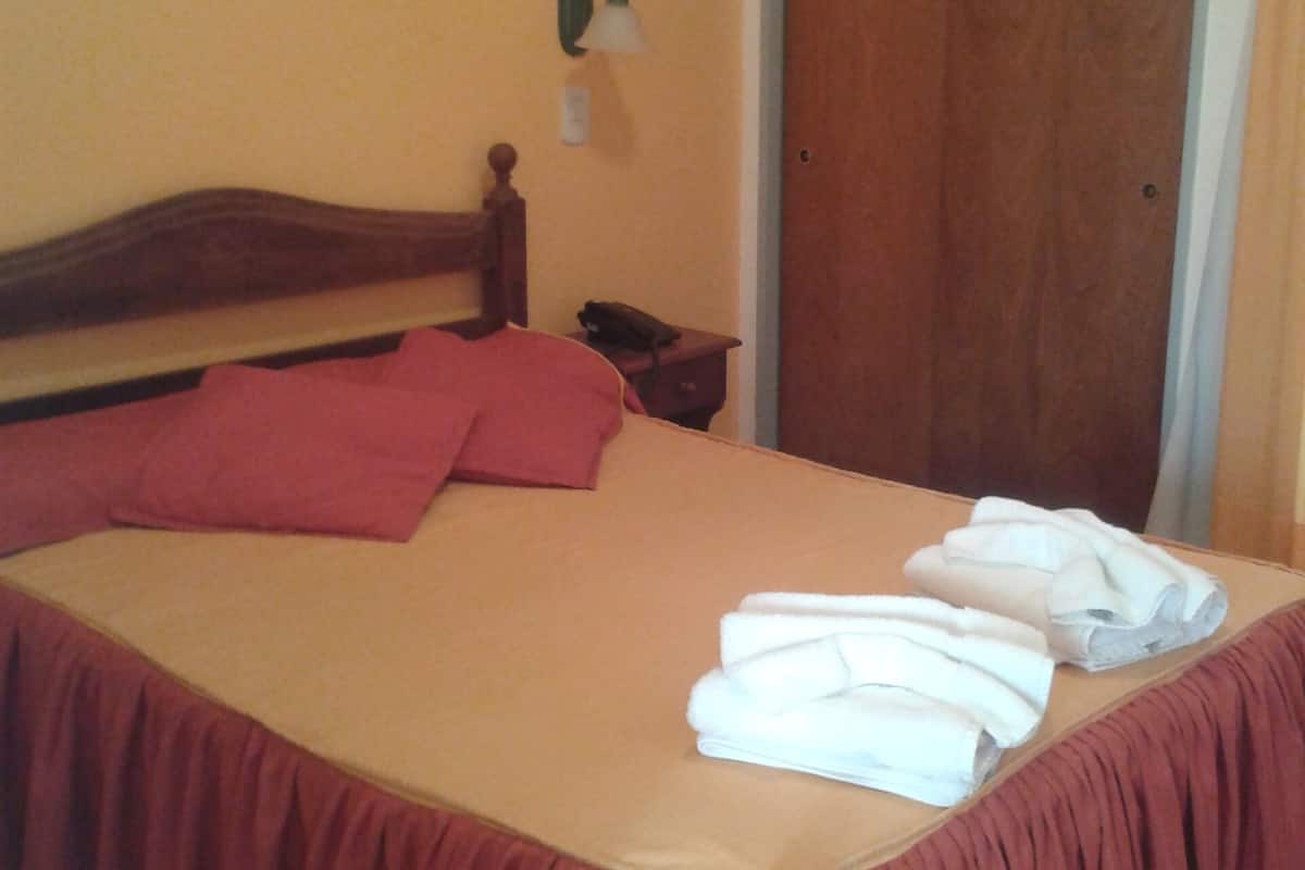 double room | in-room safe, free wifi, bed sheets