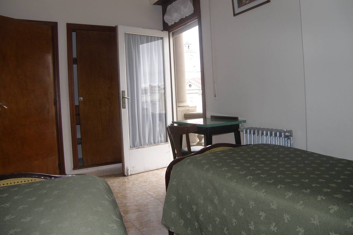 In-room safe, desk, free WiFi, bed sheets