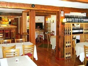 Bar (on property) - Hostería La Raclette (San Martin de los Andes)