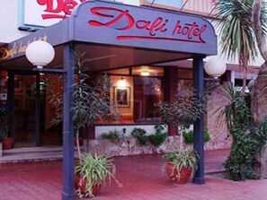 Exterior - Hotel Dali (San Rafael)