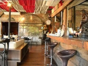 Bar (en la propiedad)