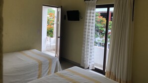 经济双人房, 2 张双人床 | 熨斗/熨板、免费 WiFi、床单