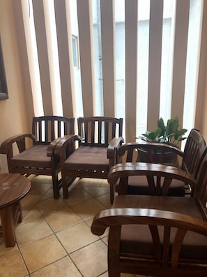 32-inch TV with cable channels - Hotel Maria Mixteca (Santa María Huatulco)